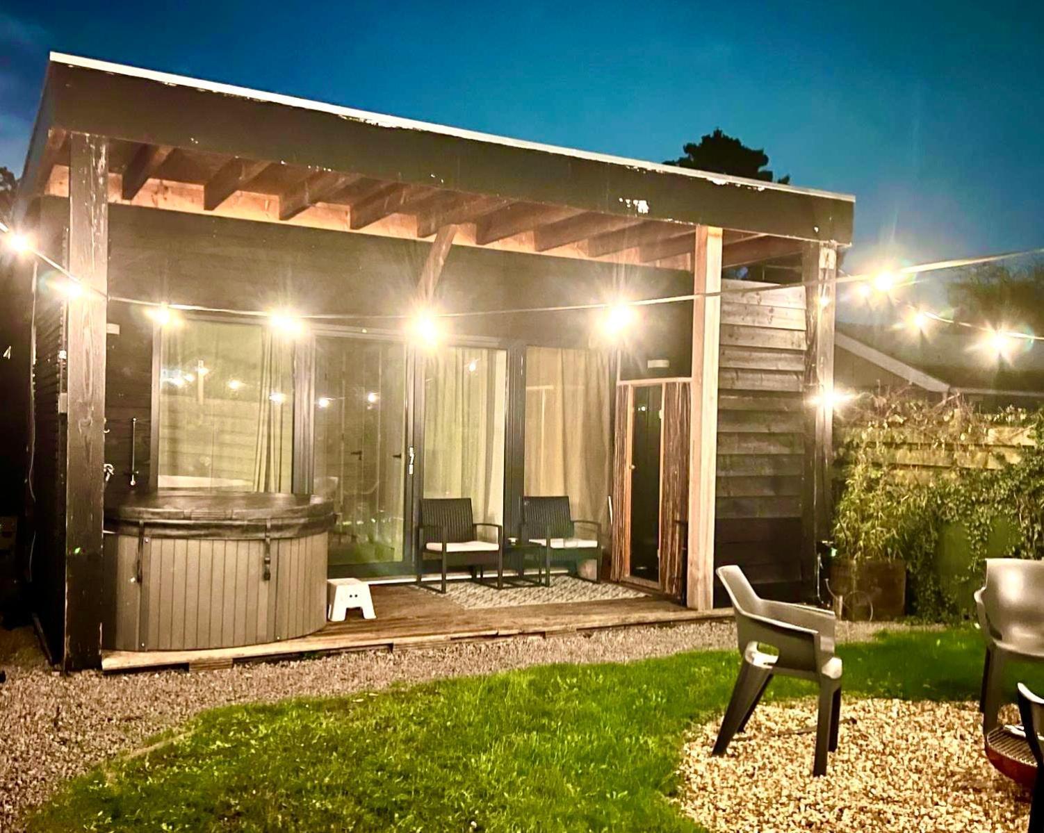 Family House With Garden & Jacuzzi & Sauna Near Amsterdam Vijfhuizen Eksteriør bilde